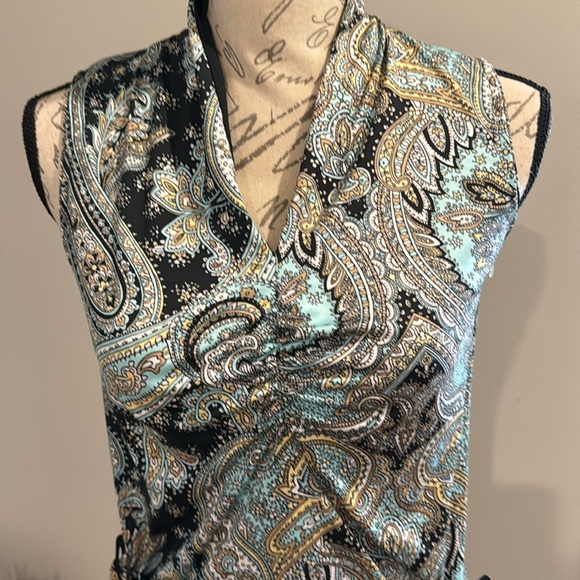 TAil golf set for women size xs it’s fit small too. - Picture 3 of 7